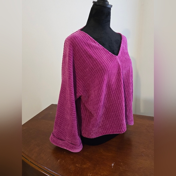 🆕️ GLAM Brand Size Small OLIVIA Overized Bell Sleeve Ribbed Shirt in Fuschia - Picture 3 of 9